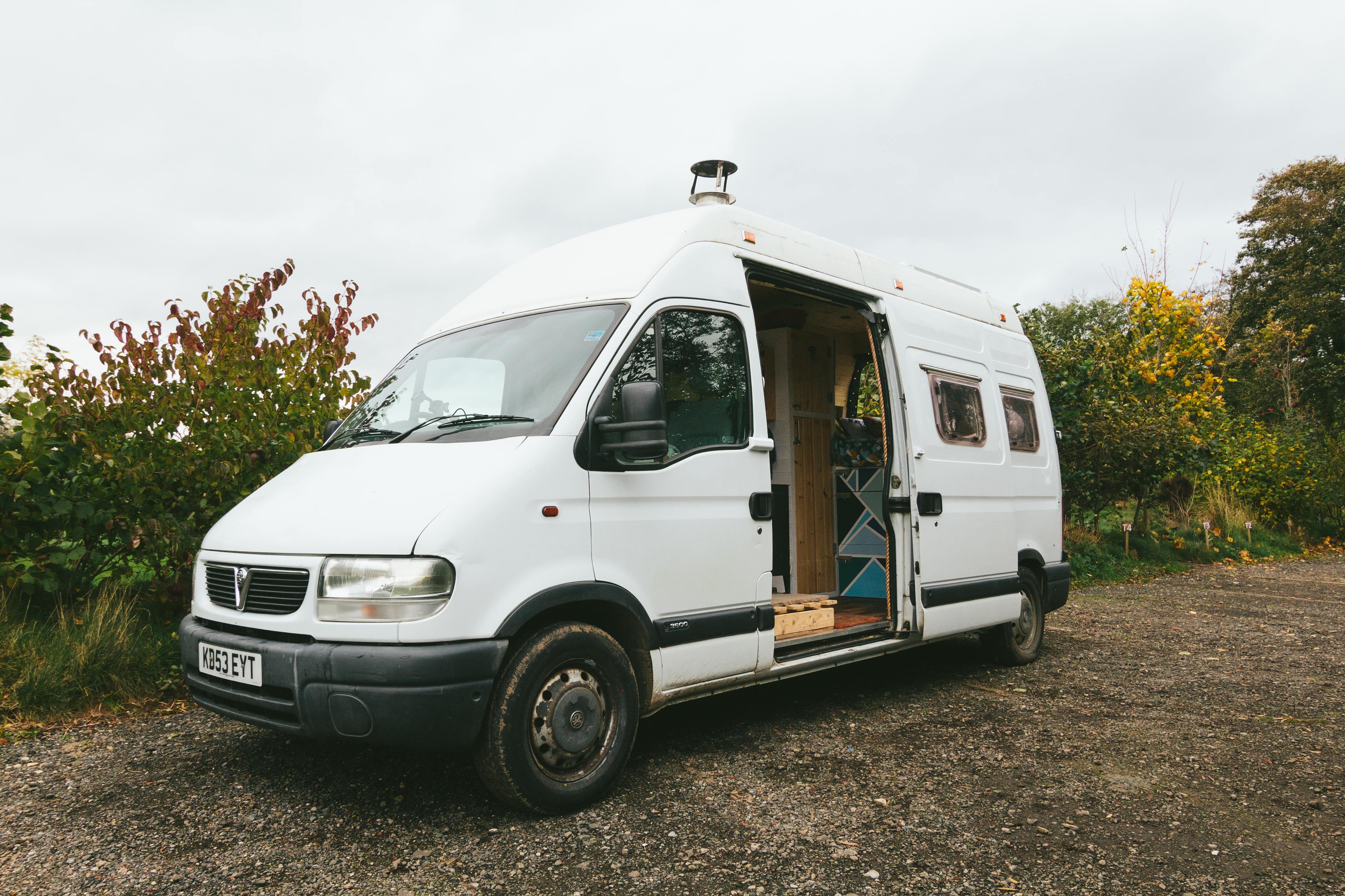 take-a-tour-around-this-homely-vauxhall-movano-camper-conversion
