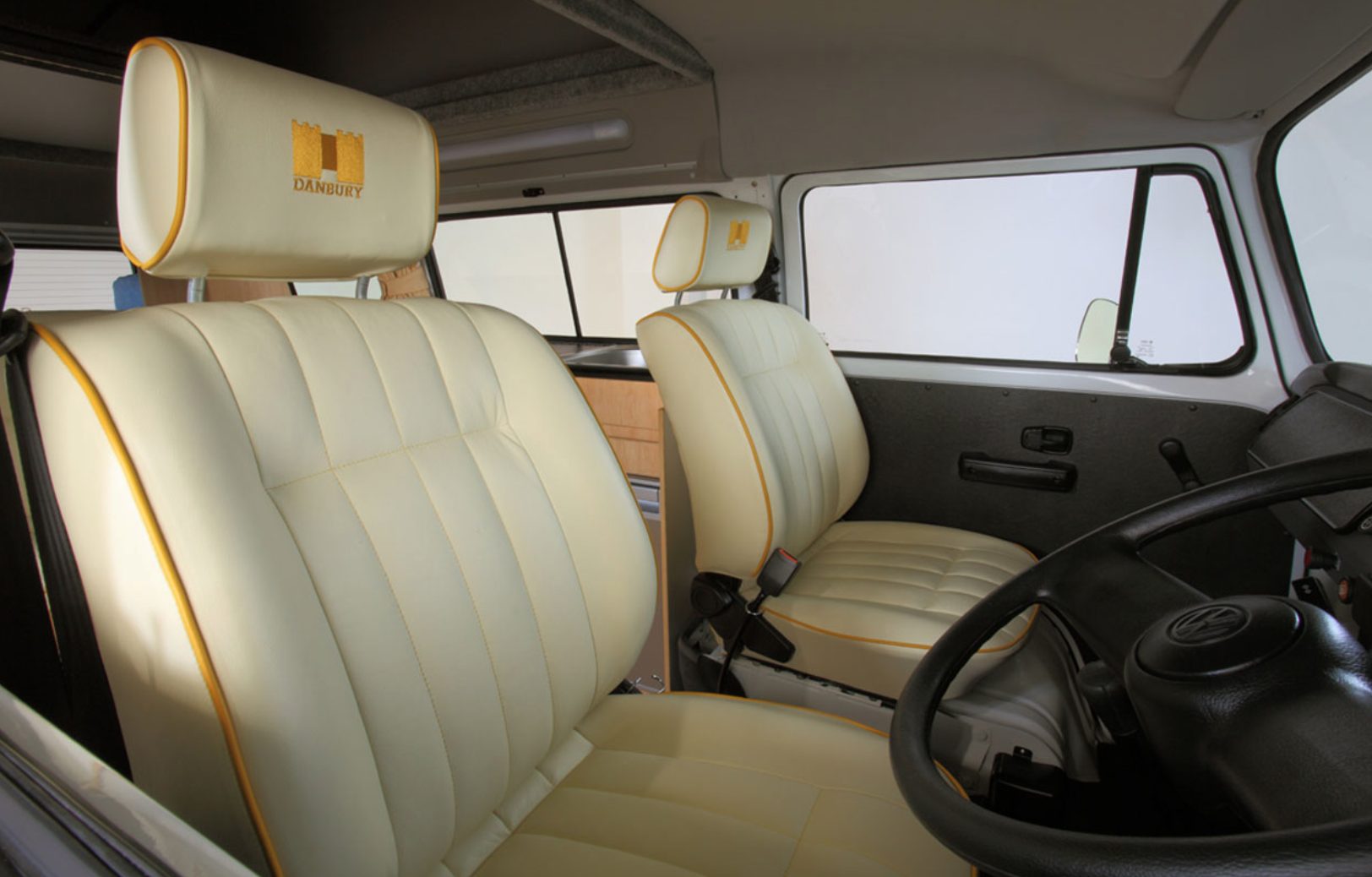 Volkswagen Bus Camper - Drivers Cab