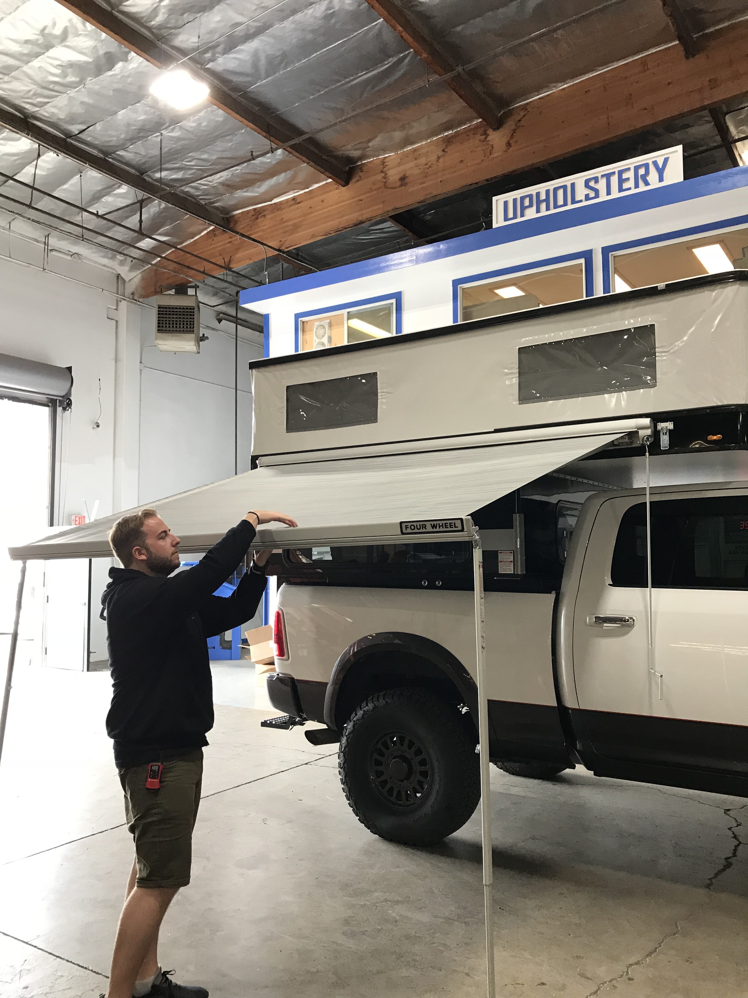 Four Wheel Campers - Hawk awning