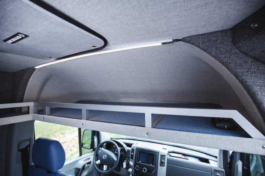 Off Grid Van - cabin bed