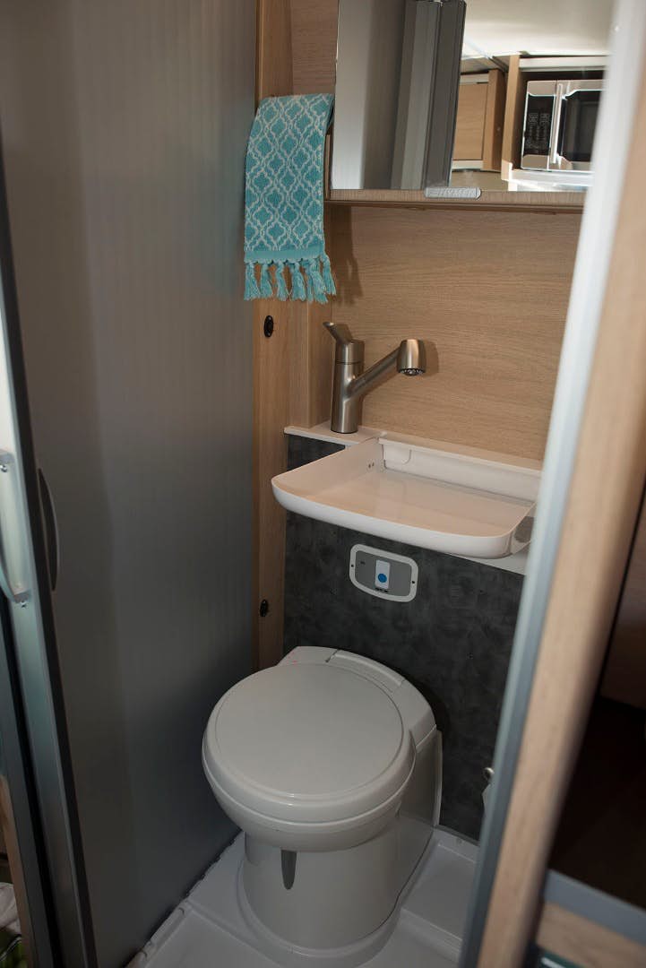 pop top camper - bathroom