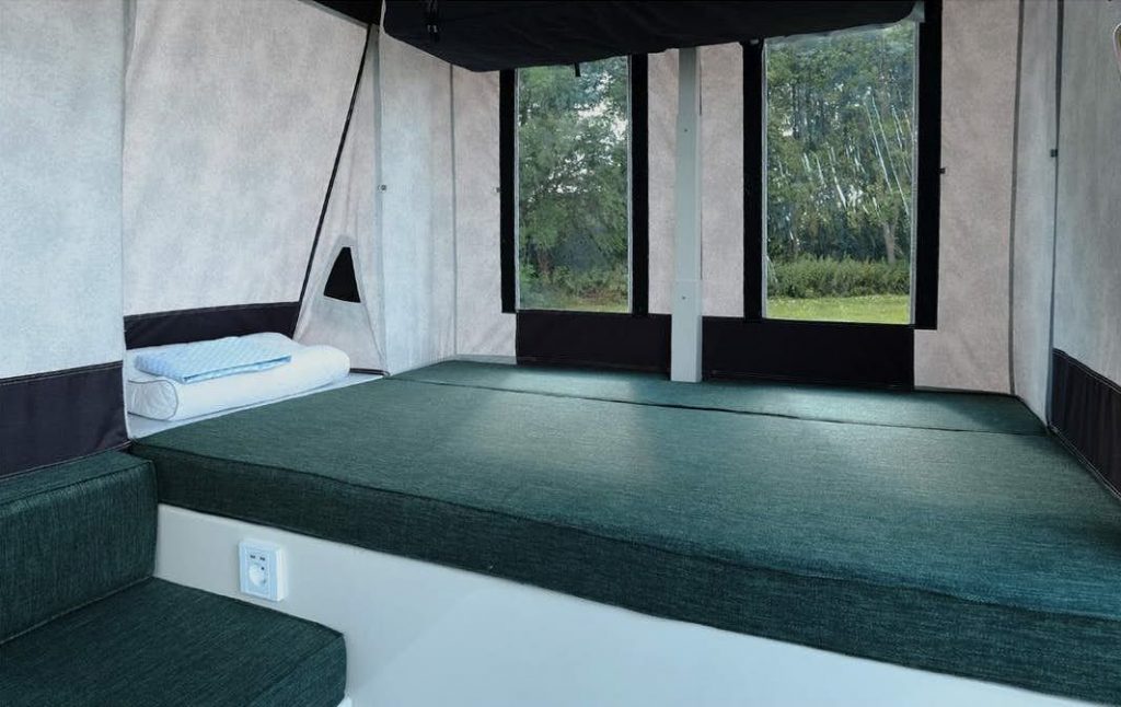 pop up trailer - bed erected