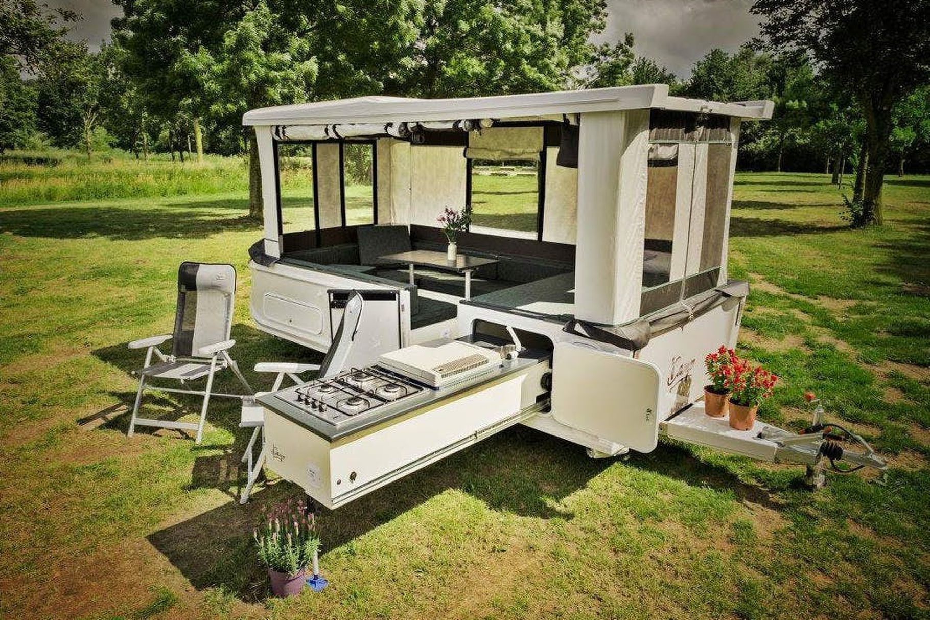 small pop out travel trailers