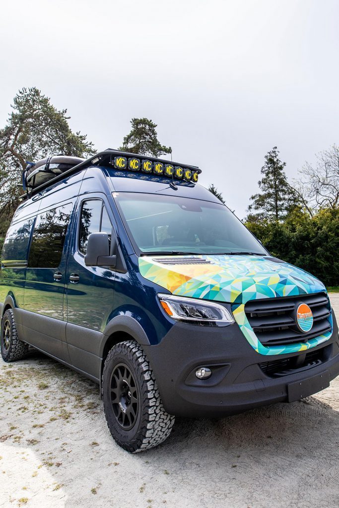Nomad Vanz - Feature