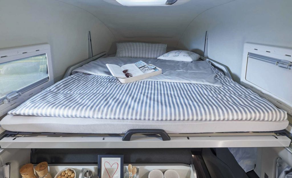 Upper bed