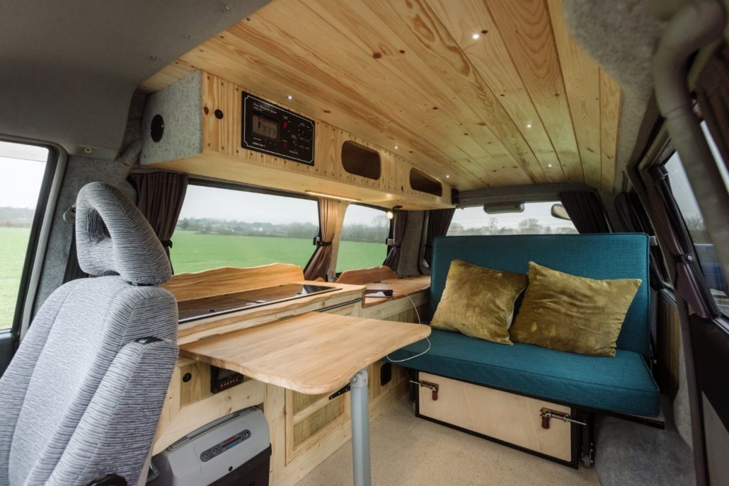 mitsubishi delica interior