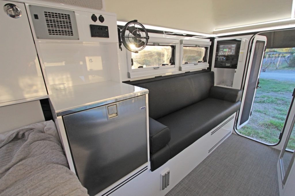 bruder exp 6 interior