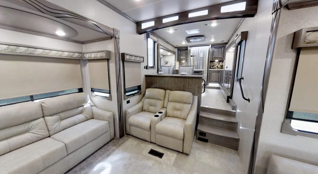 10 Best RV's To Live In Full Time