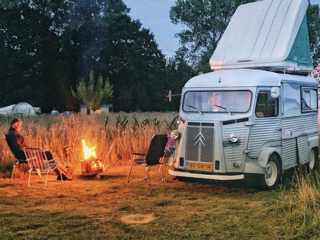 Citroen wildcamp campervan around campfire