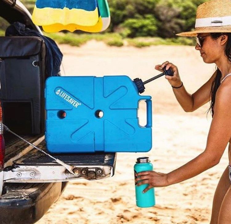 Waterfilter on back of van
