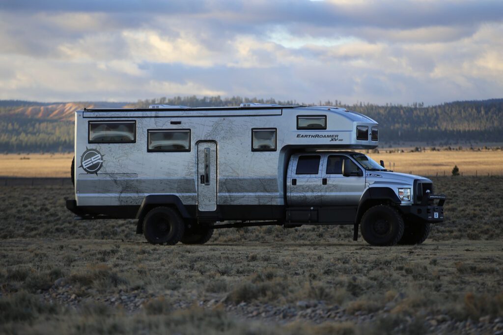 Crazy campervans - EarthRoamer Exterior